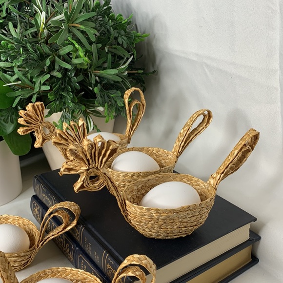 Set of 5 vintage straw chicken shaped Easter Egg egg cups / holders / cozy - Picture 2 of 14